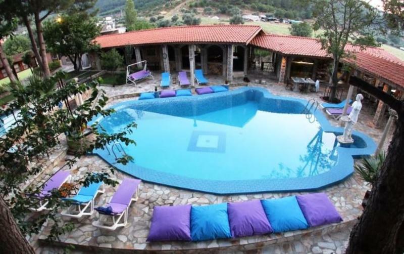Atillas Getaway Hotel